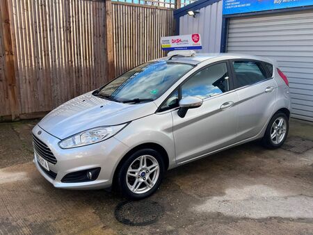 FORD FIESTA 1.6 Zetec Powershift Euro 5 5dr